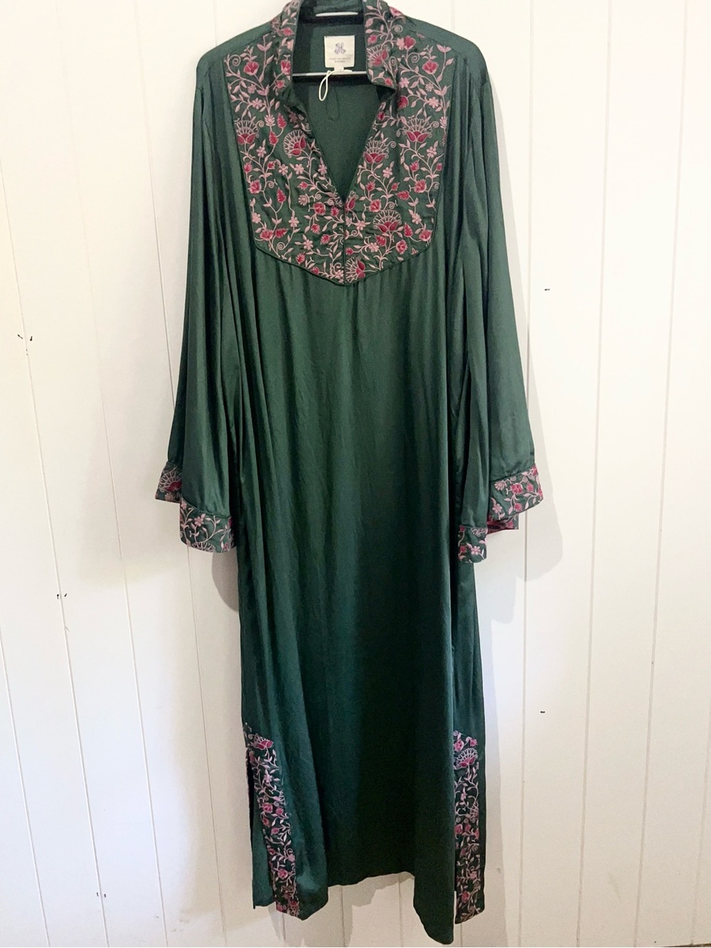 Heart Of Grace Designs  Embroidered Caftan Maxi  Dress Robe size XXXL Green Pink